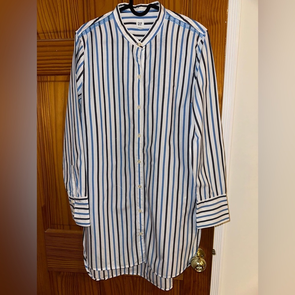 Gap woman’s blouse